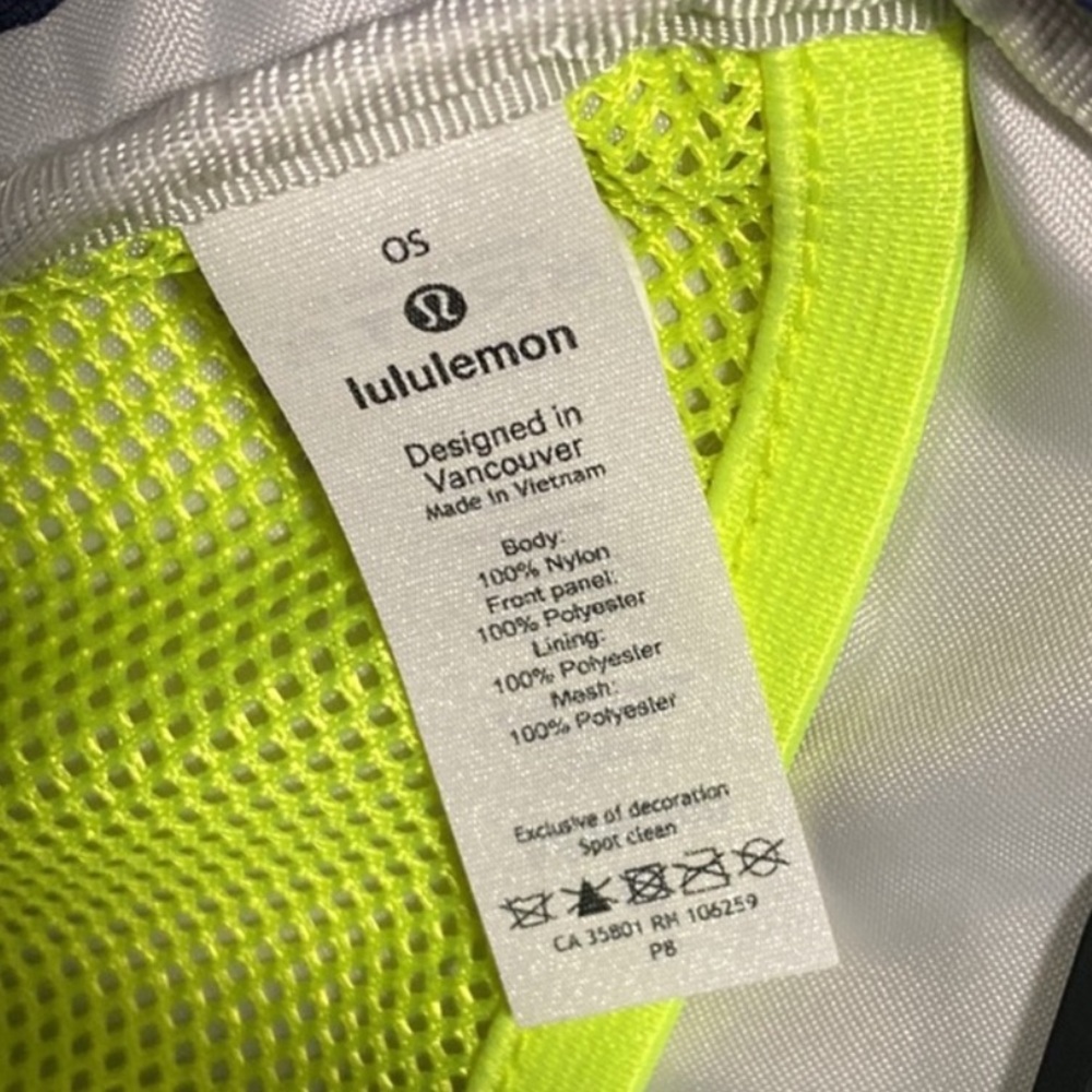 NWT Lululemon The Rest is Written Crossbody 2L Pink Green Pouch Bag Purse NEW - Picture 2 of 3